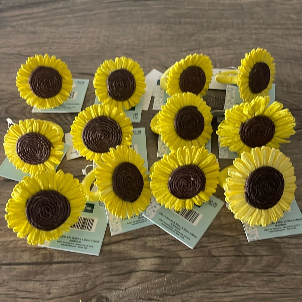 NEW The Spring Shop Sunflower Napkin Ring, Set of 12